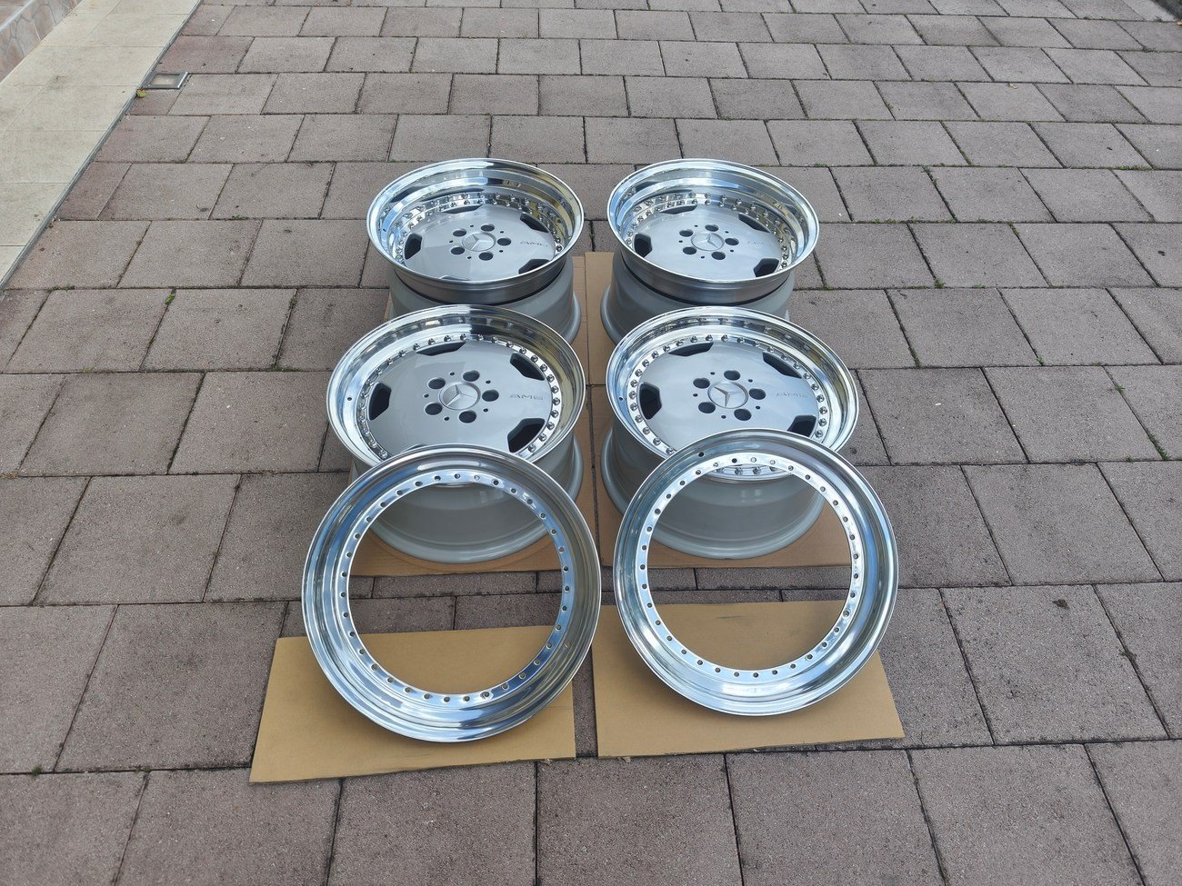 Staggered 3-Piece 17″ AMG Aero III Wheels