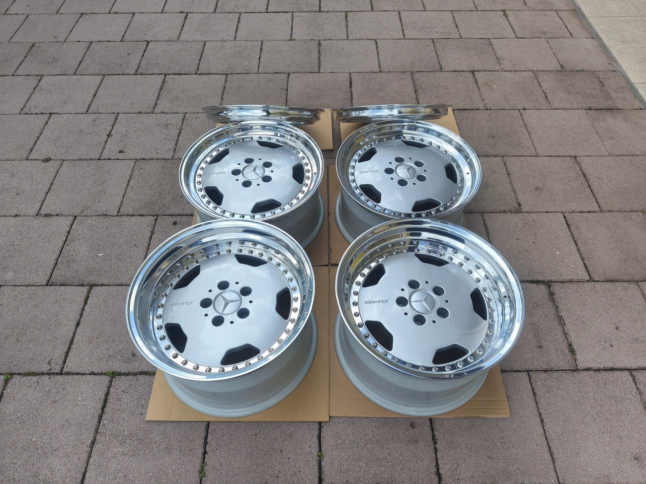 Staggered 3-Piece 17″ AMG Aero III Wheels - Image 5