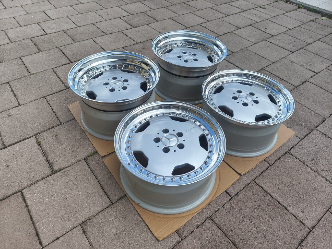 Staggered 3-Piece 17″ AMG Aero III Wheels - Image 4