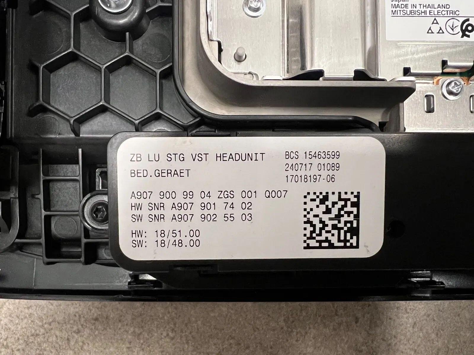 Mercedes-Benz Display/Control Unit - Image 6