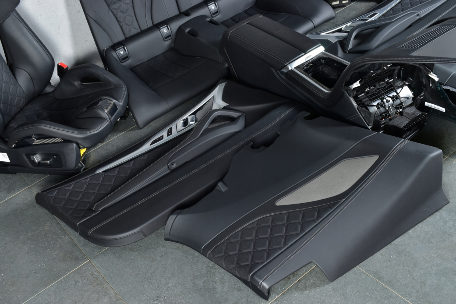 BMW M8 Competition M-Carbon bucket seats - Image 10
