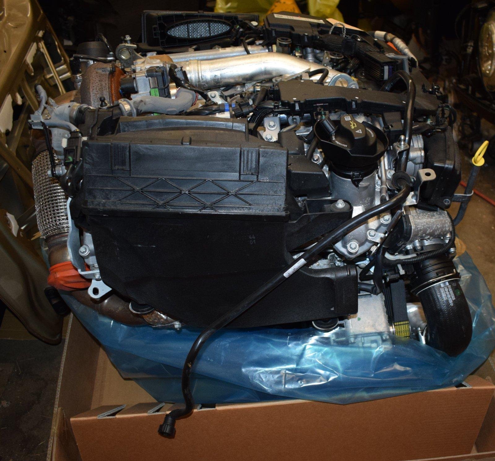 Mercedes S-Class 350d Engine - Image 9