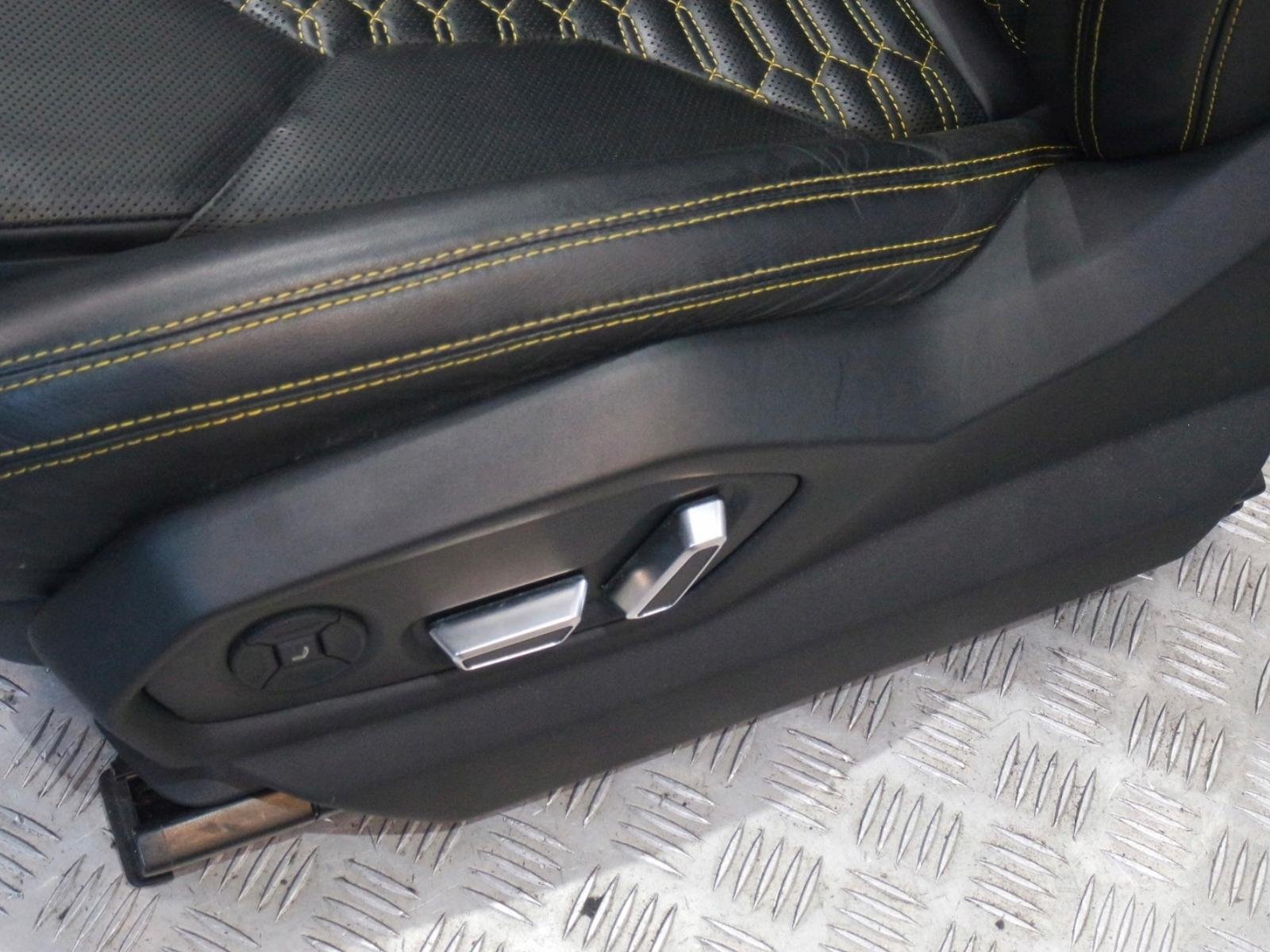 Lamborghini Urus Complete Interior Package - Image 9