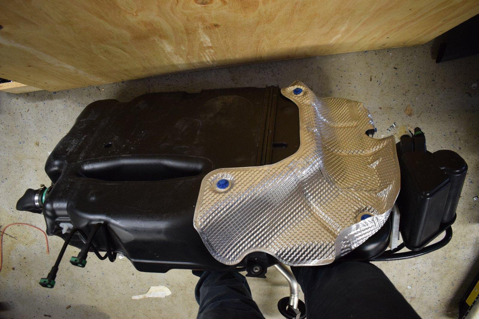 Original Mercedes-Benz Fuel Tank - Image 2