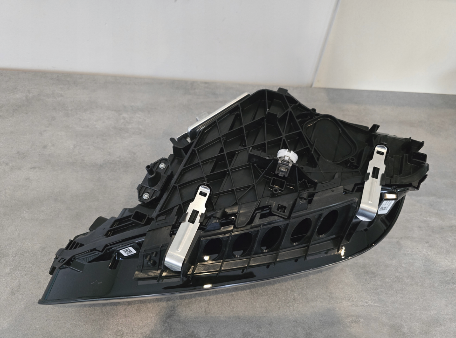 OEM BMW LED Headlight (G22, G23, G26, G80, G82) - Image 4