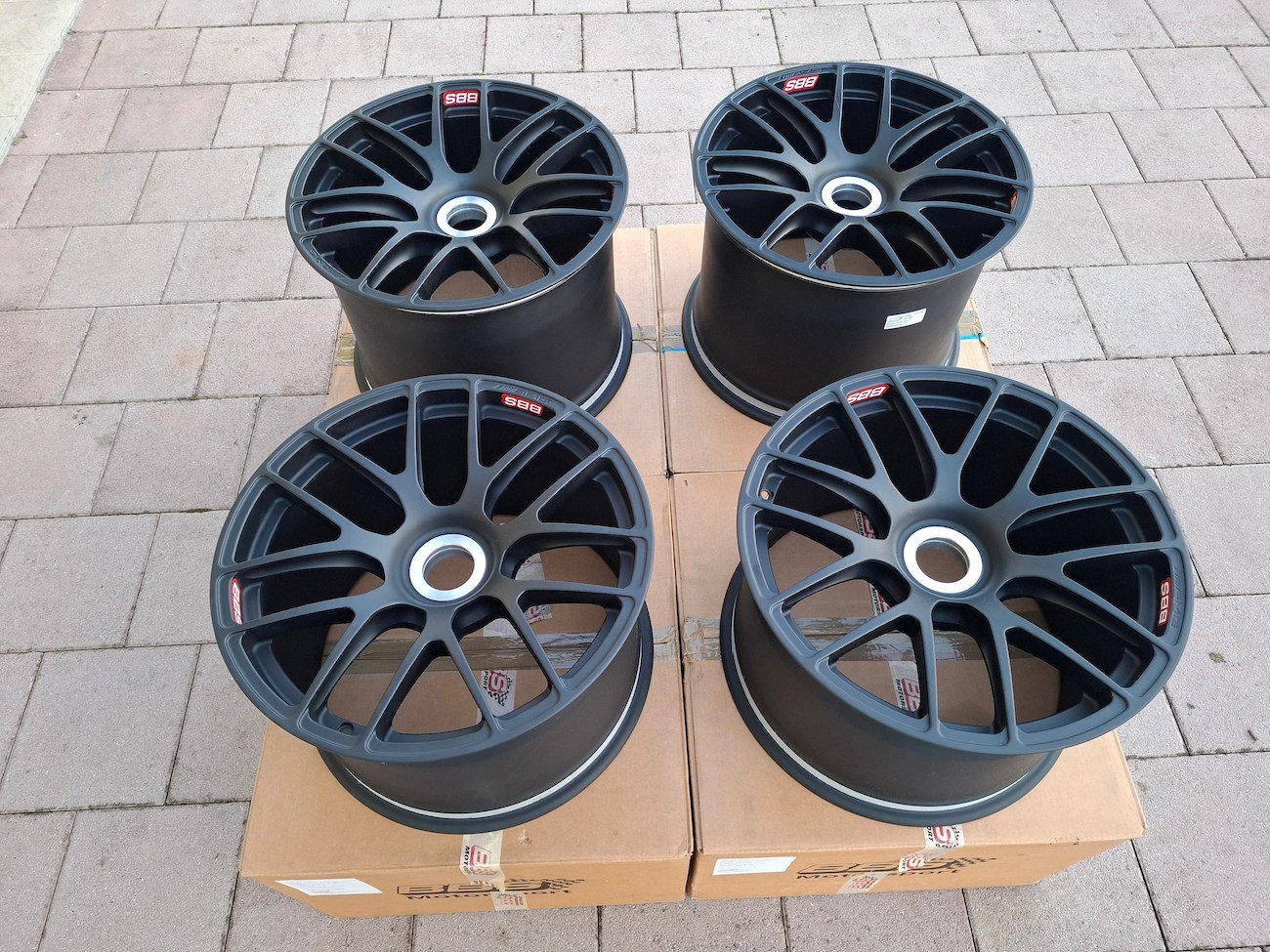 Forged Magnesium 18 Mercedes-AMG GT3 Wheels - Image 10