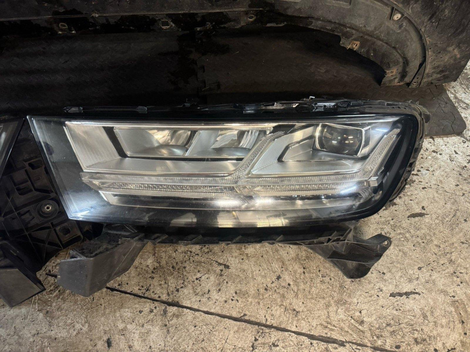 Audi SQ7 4M Front Package — Bumper, Hood, Fenders, Radiator — Complete Set - Image 3