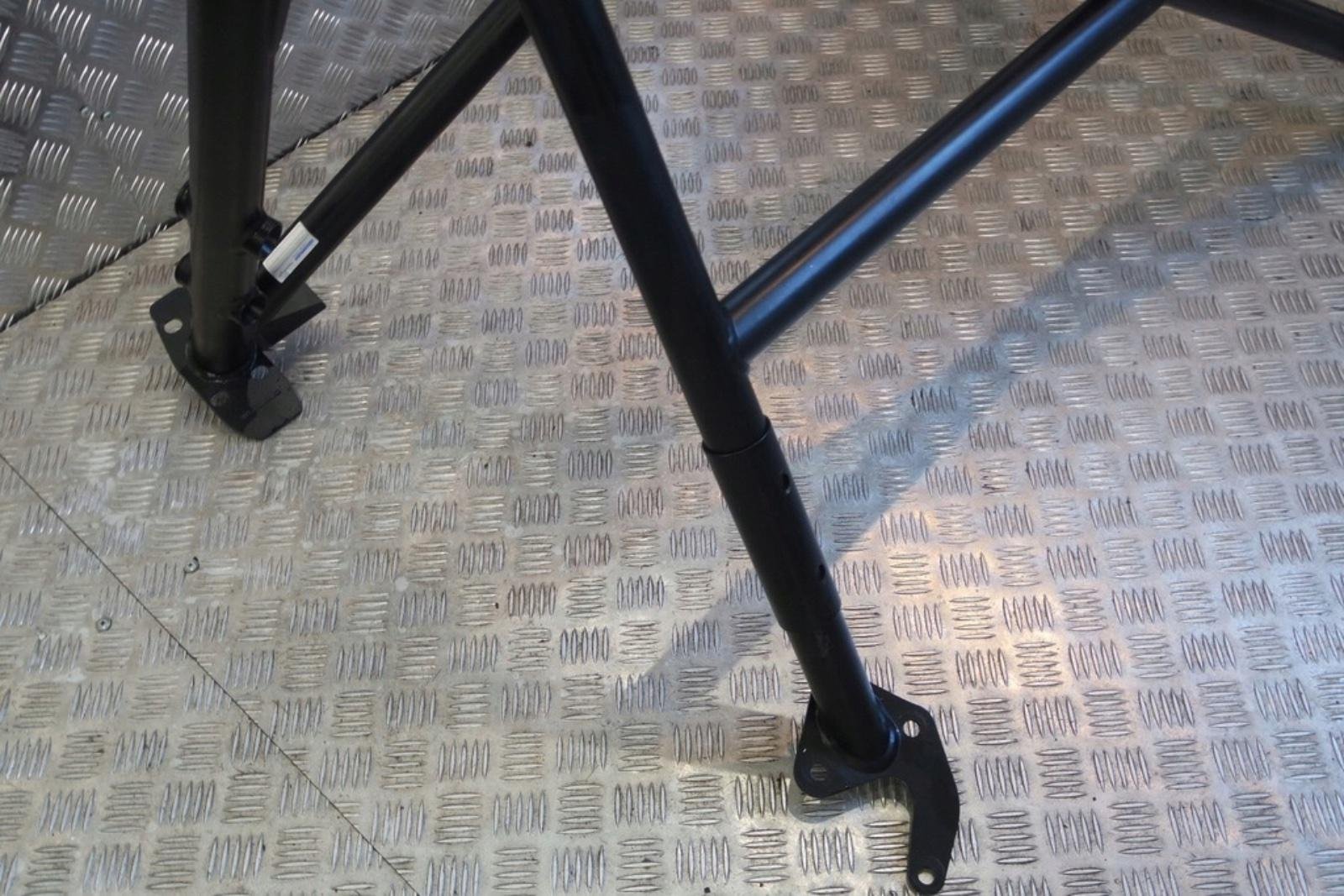 Porsche Roll Cage - Image 4