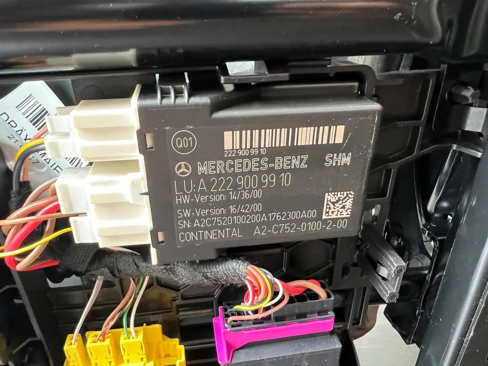 Mercedes-Benz S-Class W222 Front Seat - Image 3