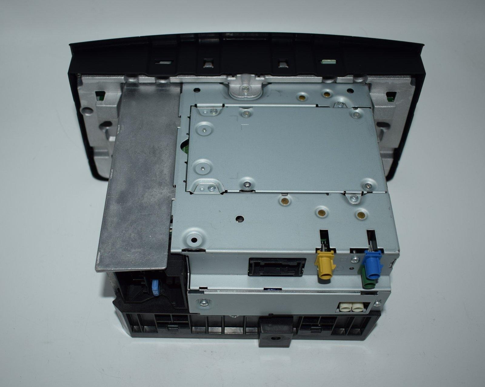 Mercedes COMAND Unit - Image 4