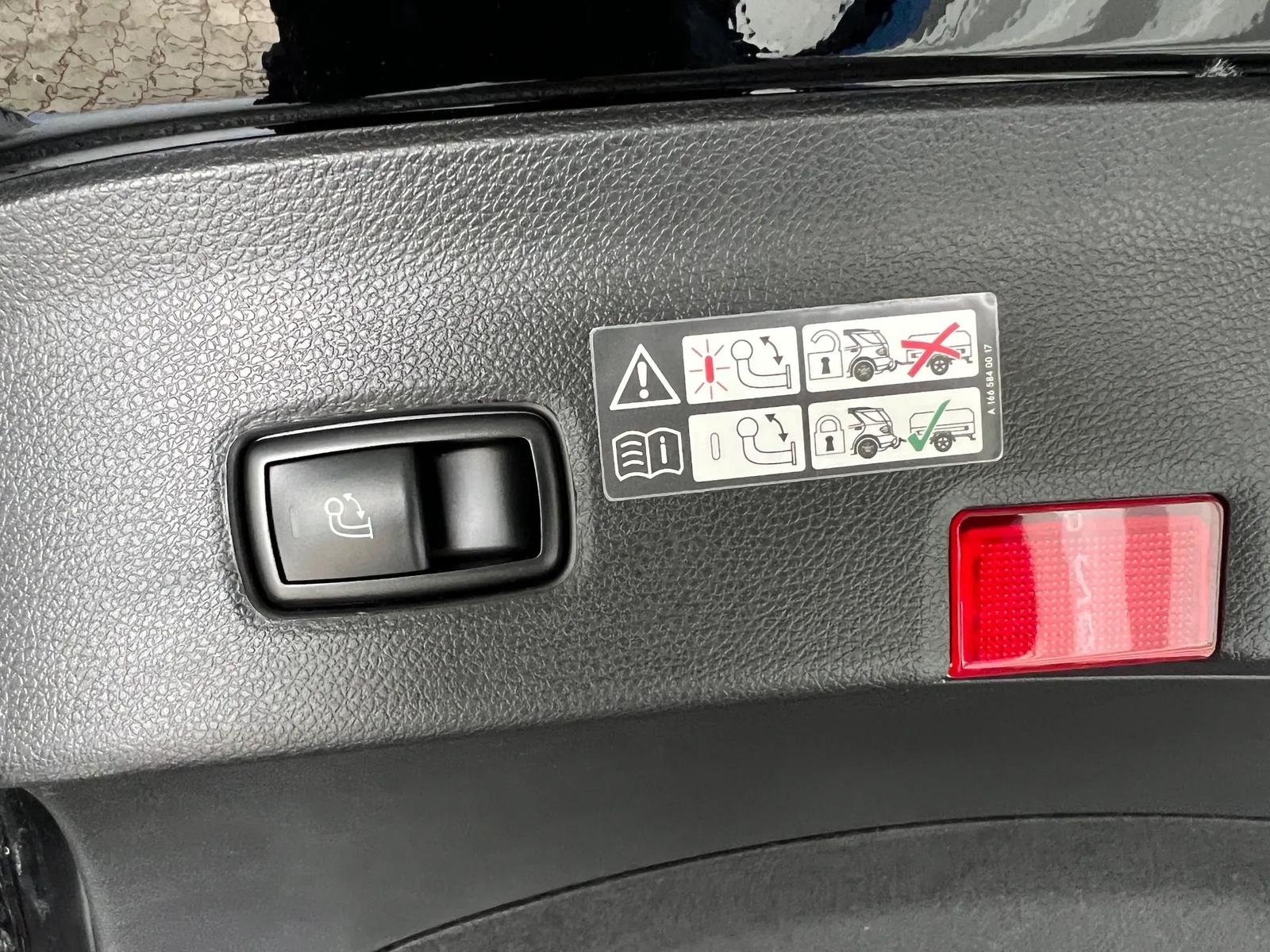 Mercedes-Benz GLE Coupe C292 Rear Tailgate - Image 3