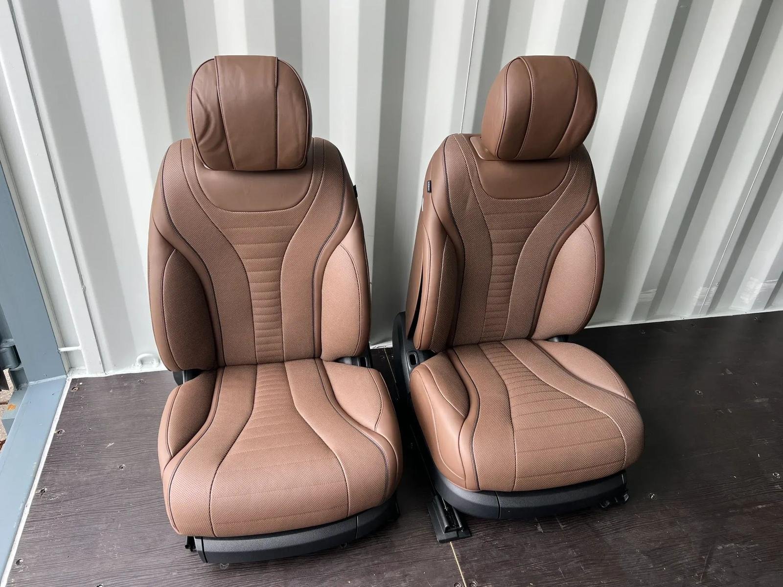Mercedes-Benz S-Class W222 Front Seat