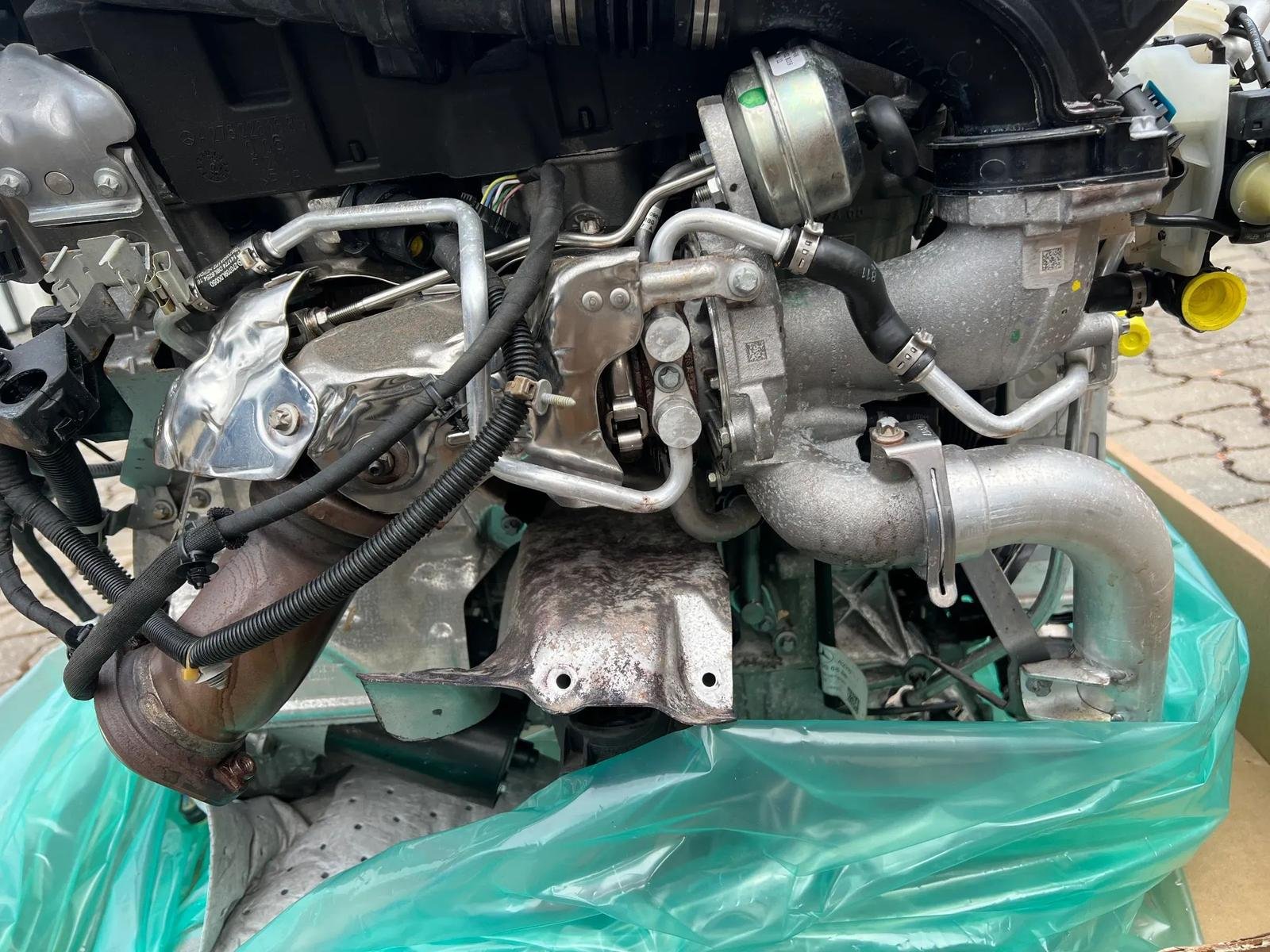Mercedes-Benz V6 Engine – S-Class W222 - Image 11