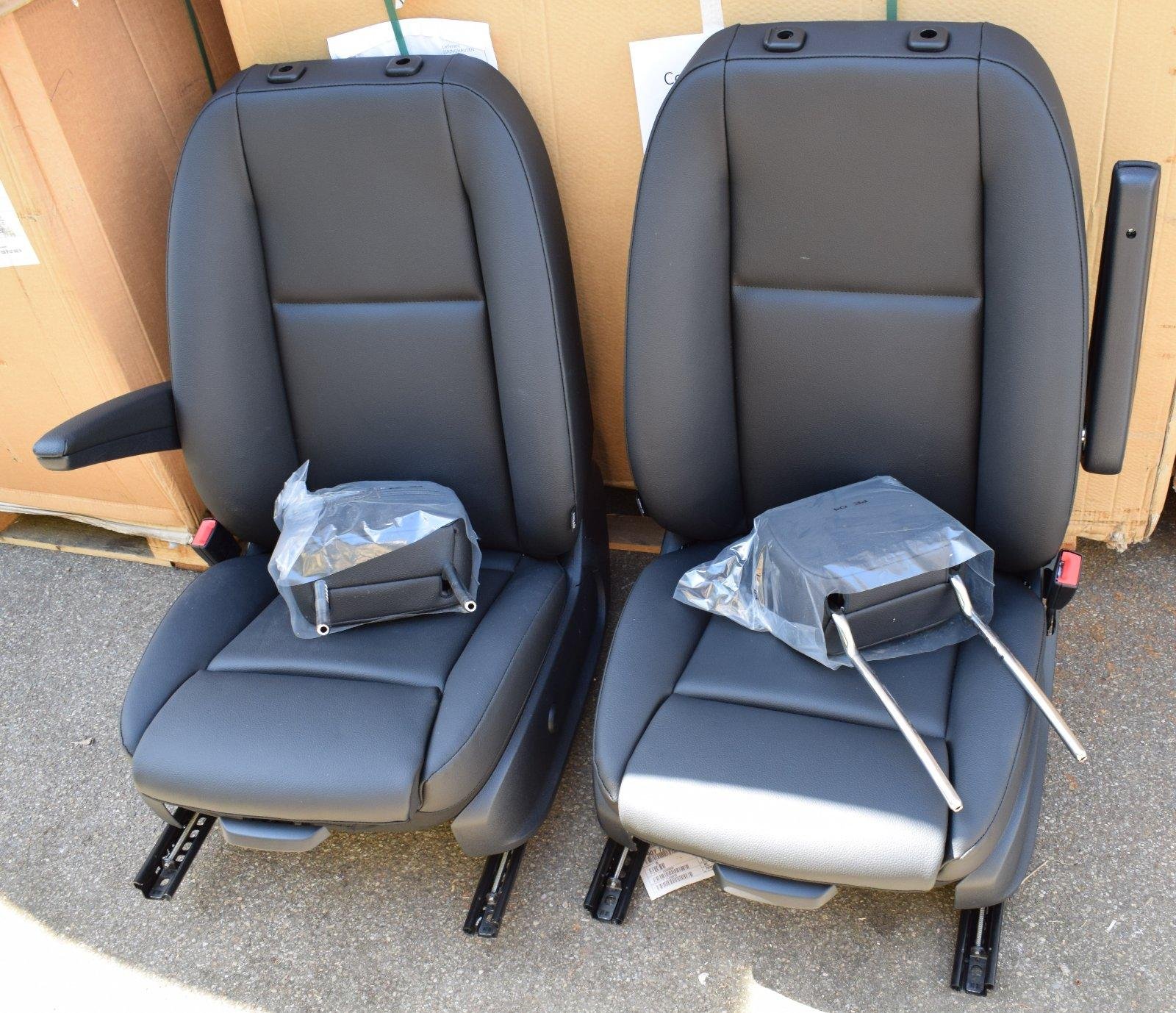 Mercedes-Benz MB-Tex Front Seat - Image 2