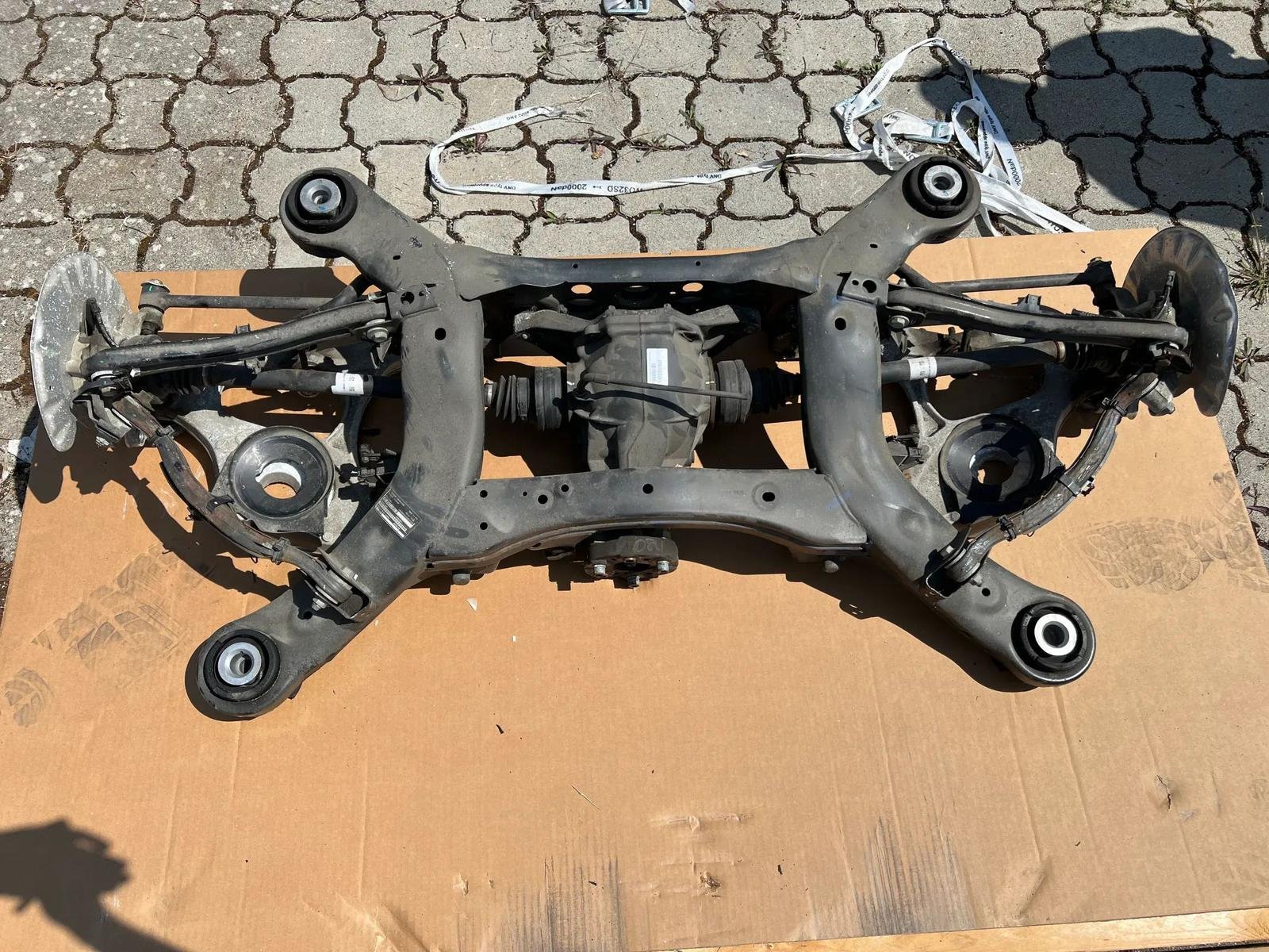 Mercedes-Benz S-Class W222 Rear Axle with Differential - Image 3