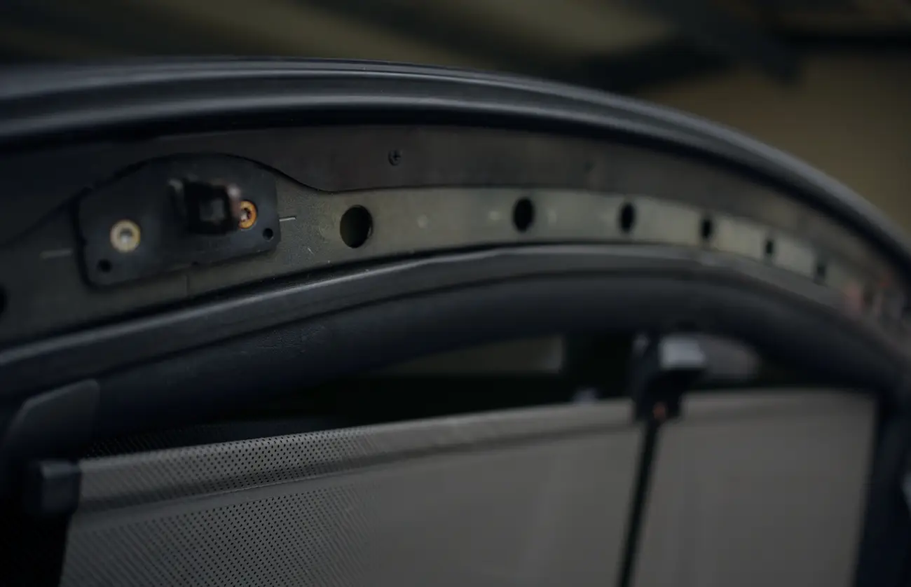 Mercedes-Benz R129 Glass Panoramic Hardtop 1990-2002 - Image 7