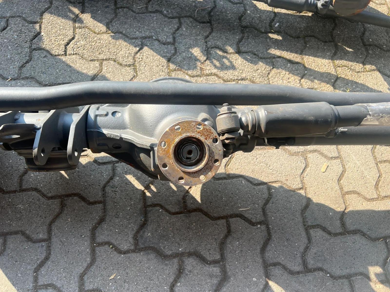 Mercedes-Benz G-Class W463 Front Axle - Image 5