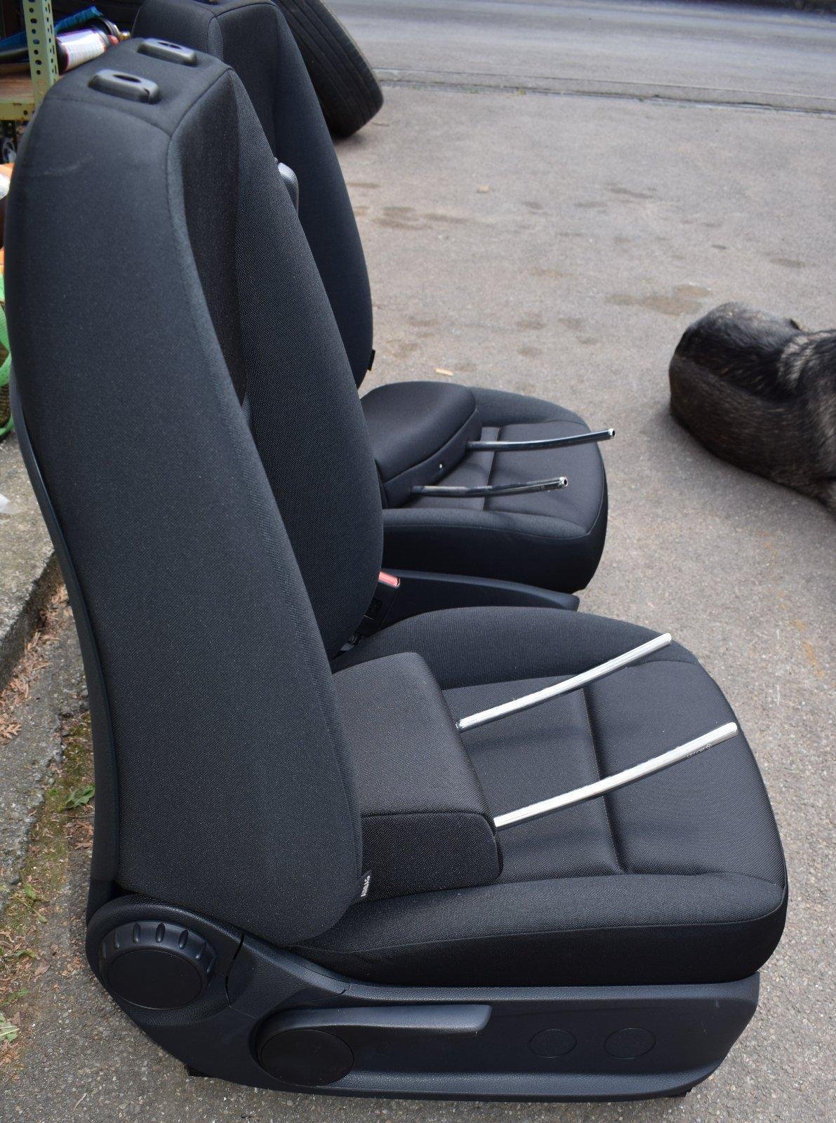 Mercedes Fabric Driver and Passenger Seats - Image 5