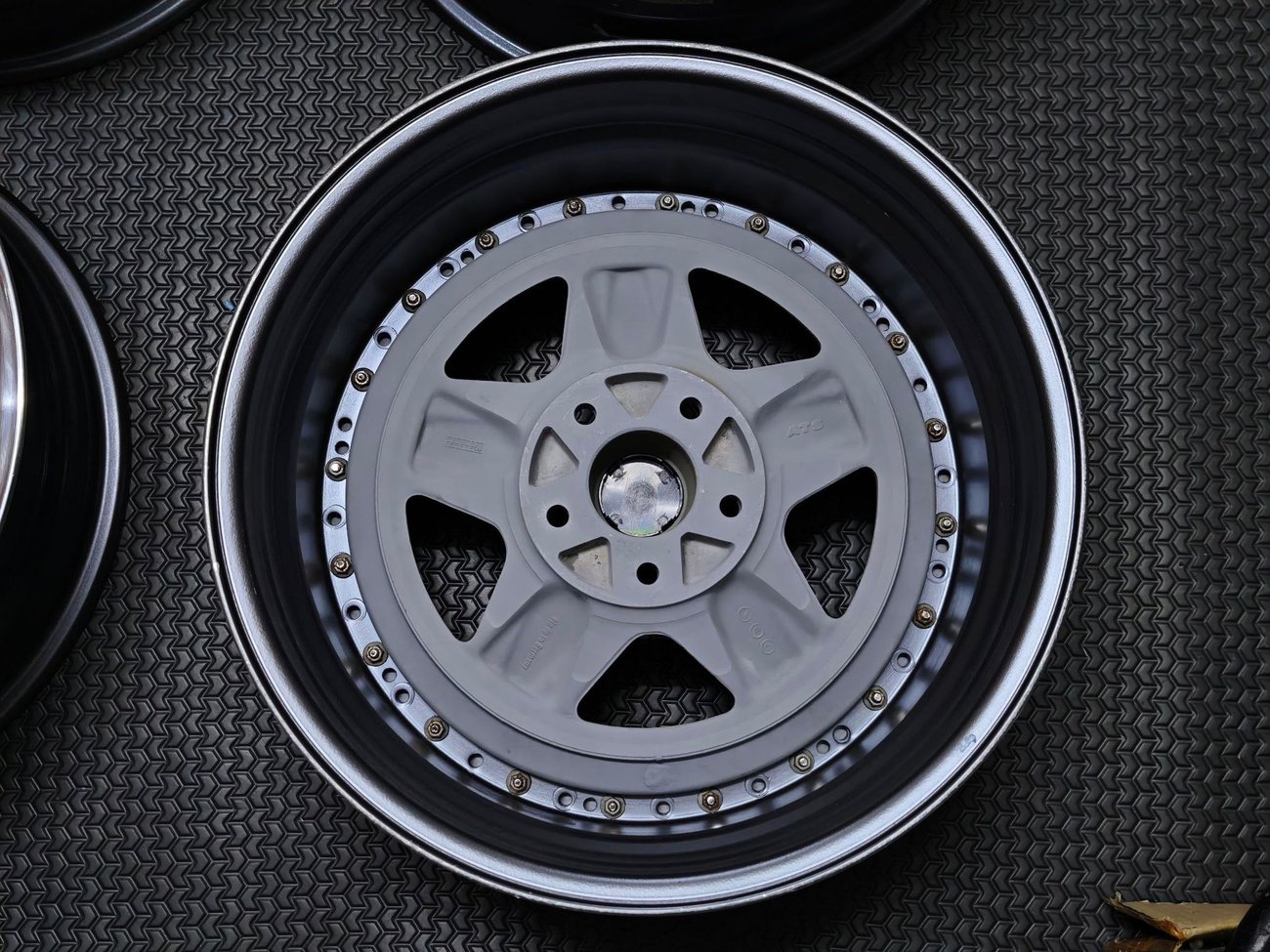 Custom Stepped 18" AMG Penta Wheels - Image 10