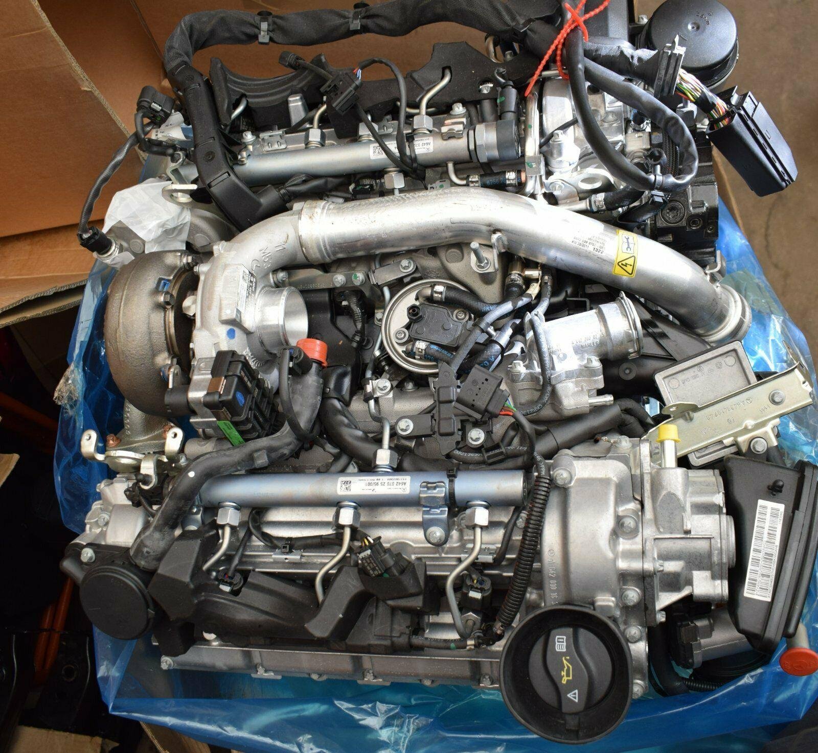 Original Mercedes R-Class 300 Engine 642.950 V6 — 265 hp — New / 2011