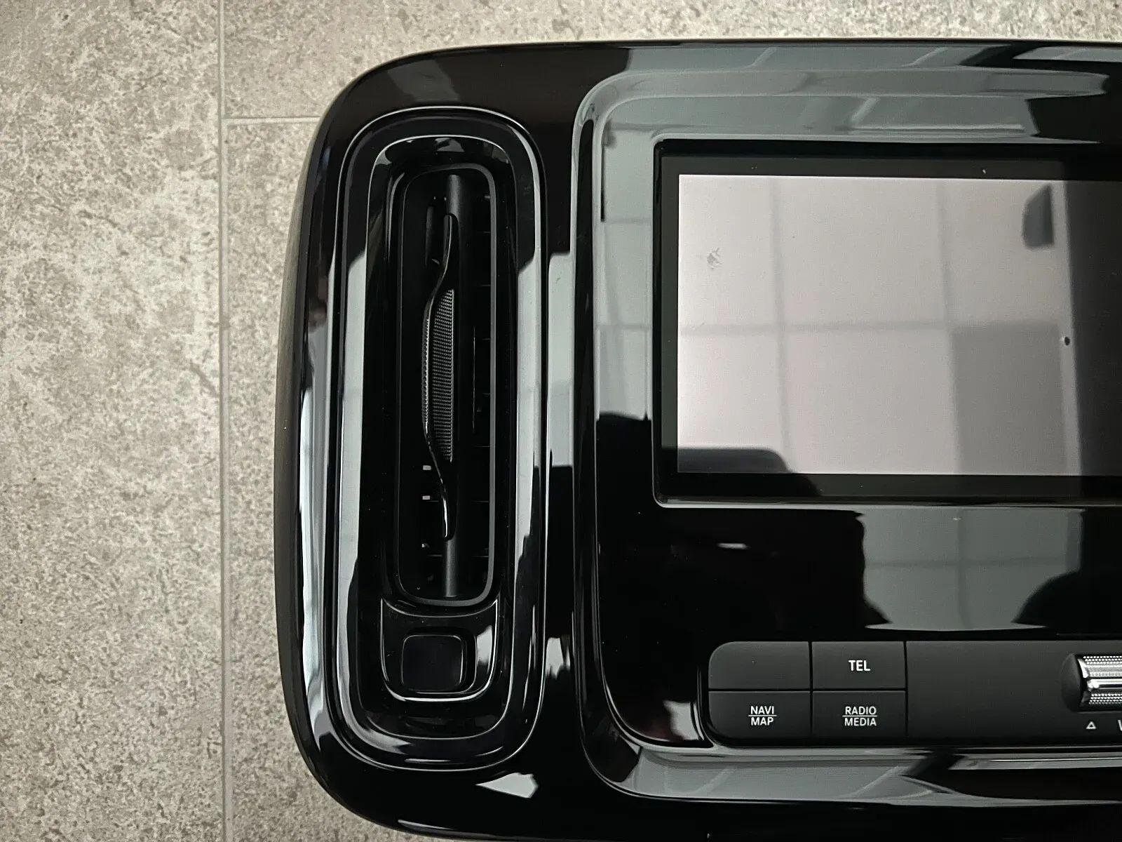 Mercedes-Benz Display/Control Unit - Image 5