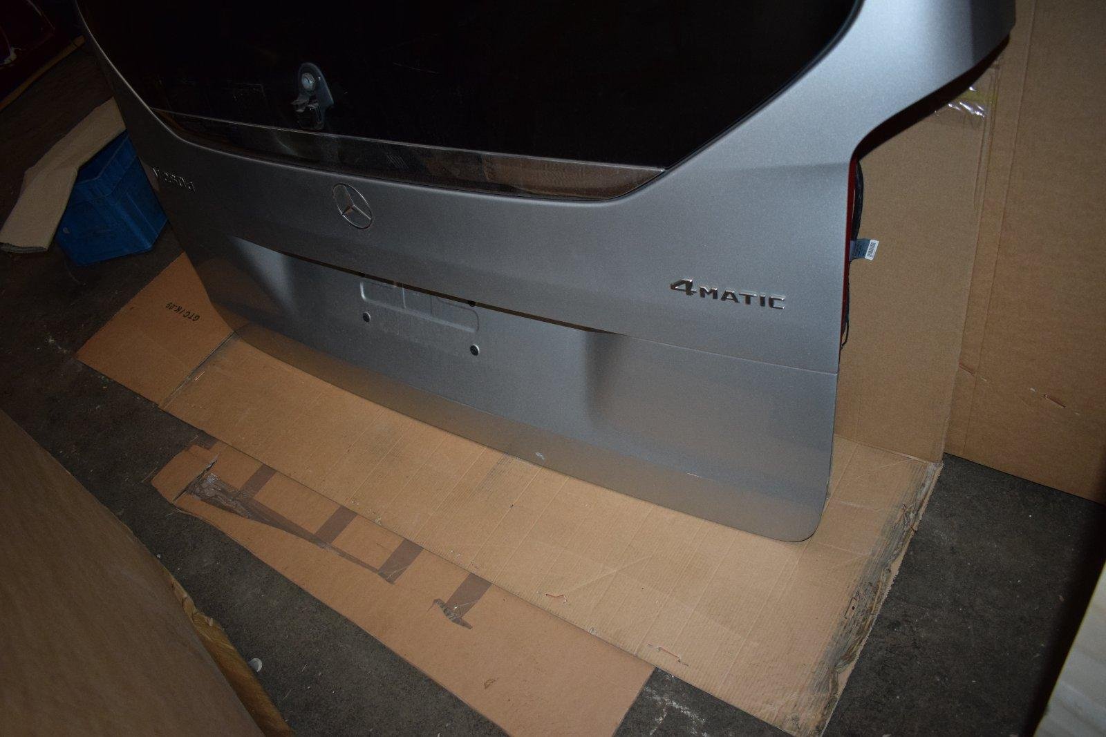 Mercedes W447 V-Class Rear Tailgate - Image 4