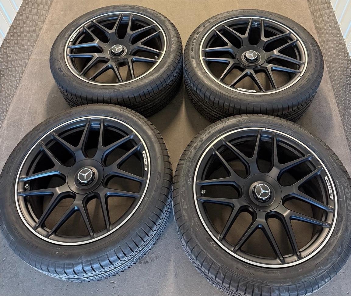 Mercedes G63 AMG 22 inch wheels / Cross-Spoke Wheel Set