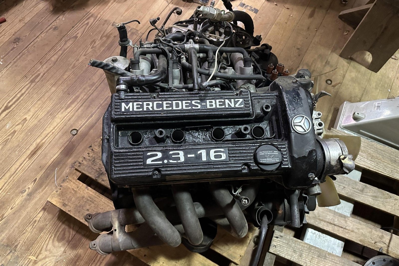 Mercedes-Benz 190E 2.3-16 Engine - Image 2