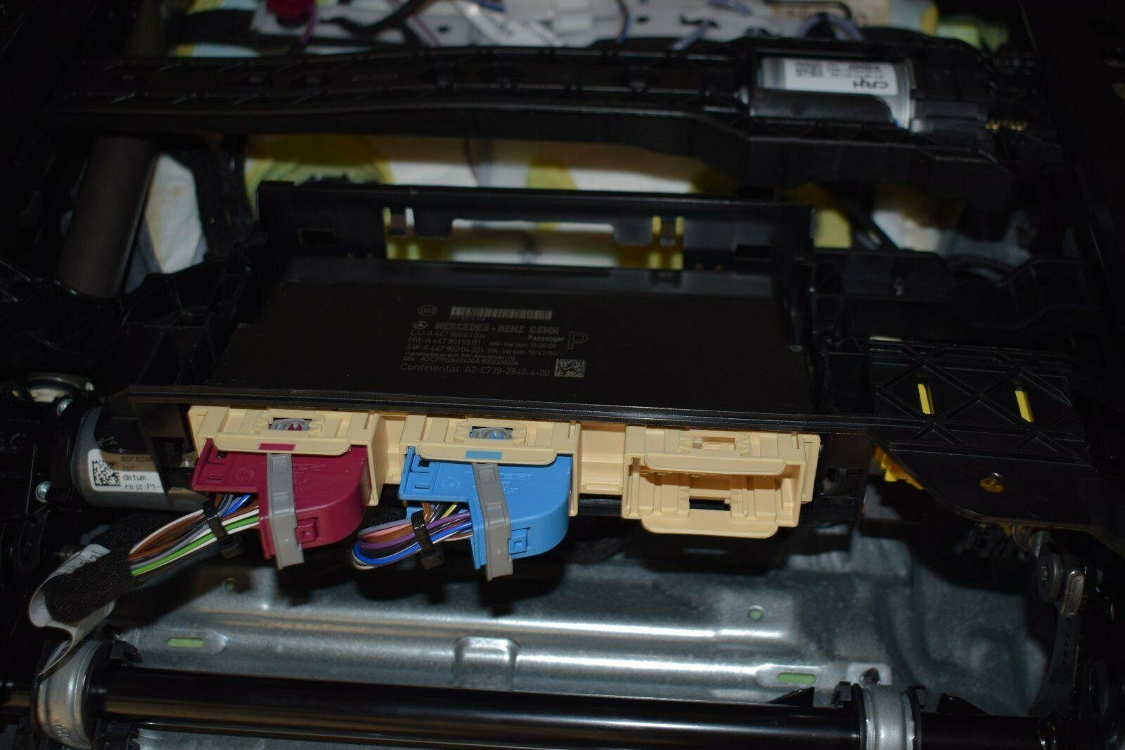 Mercedes W447 Passenger Seat — Black Leather — Fully Electric - Image 6