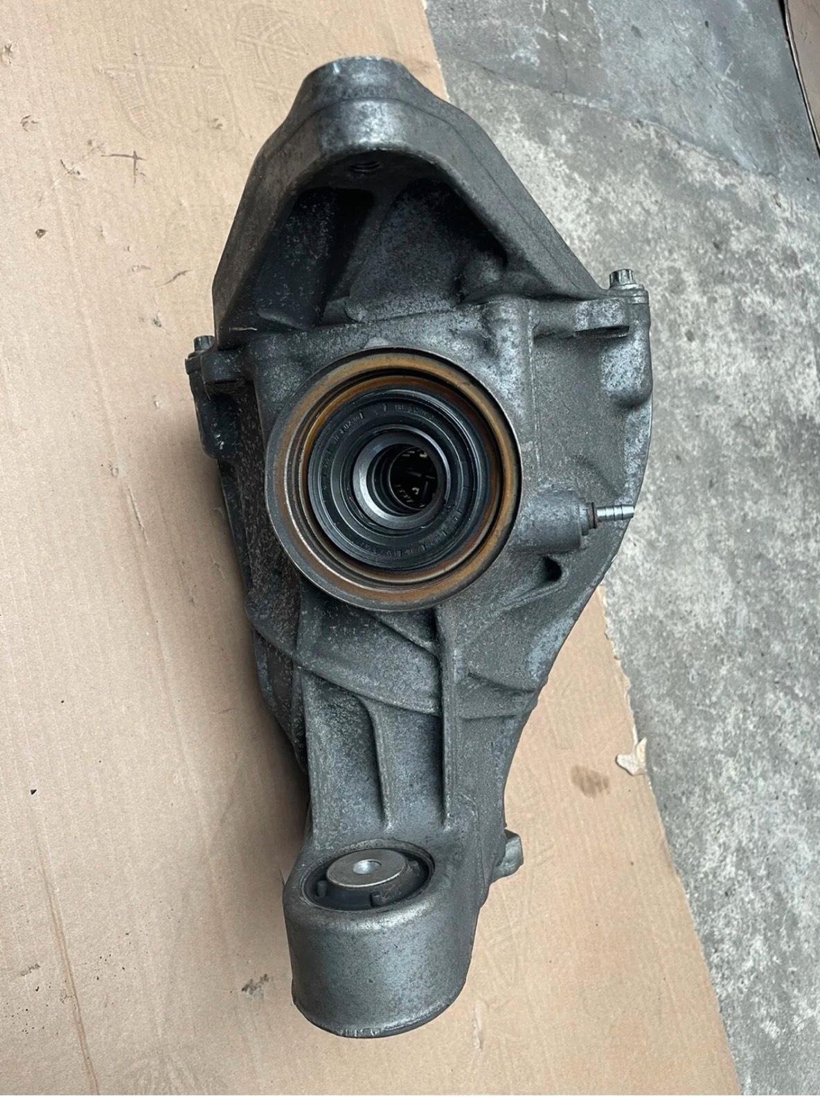 Mercedes GLE 450 Rear Differential - Image 3