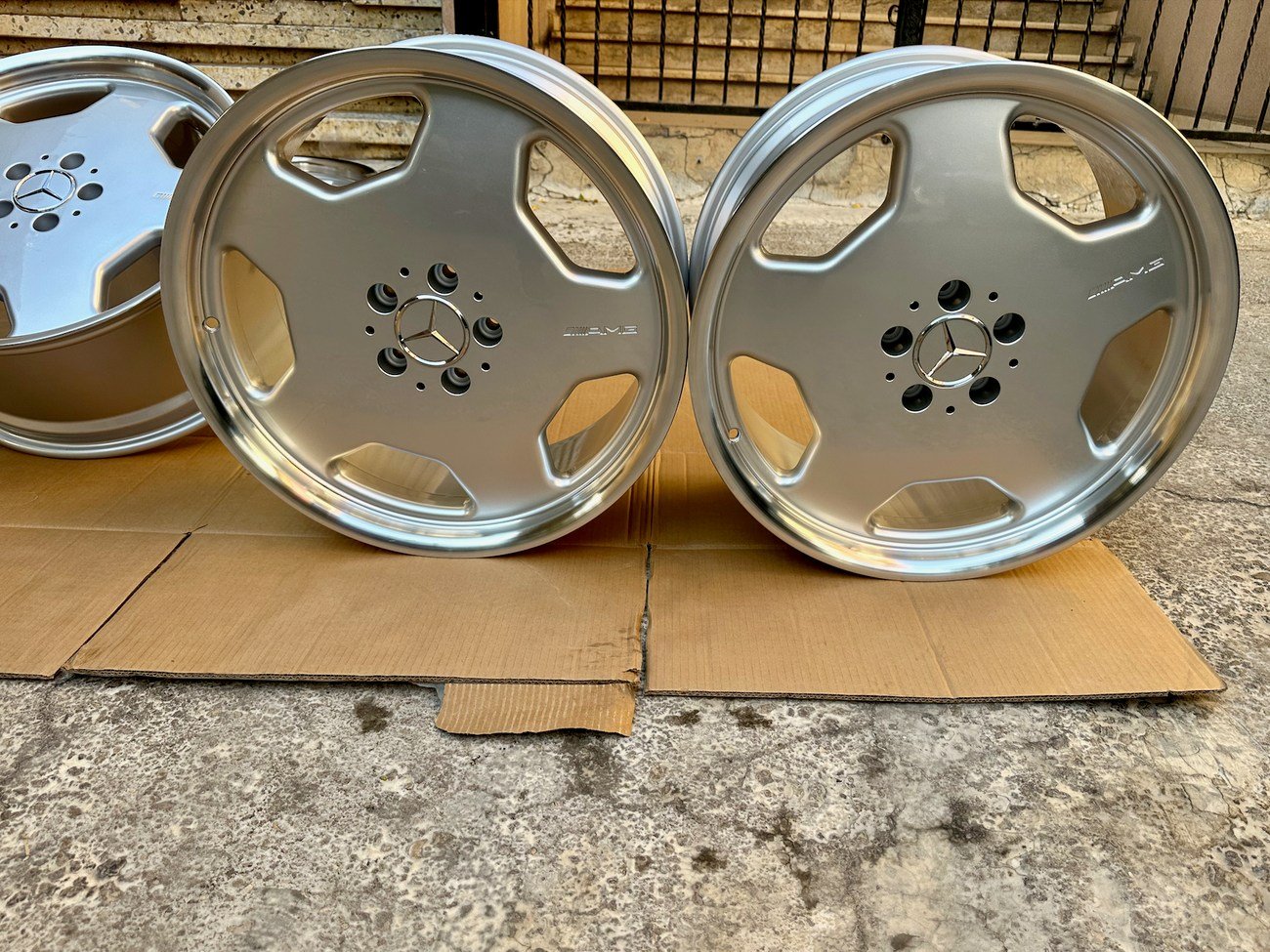 Staggered 19″ AMG Aero II Monoblock Wheels – W140 OEM-Style Mercedes Alloy Wheels - Image 4