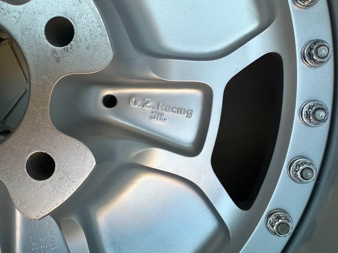 Staggered 3-Piece 17 AMG Aero III Wheels - Image 2