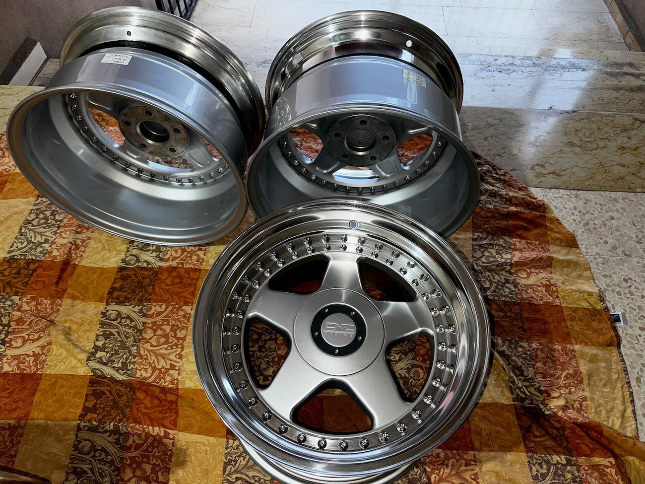 Staggered 3-Piece 17″ Futura Wheels by OZ Racing - Image 5