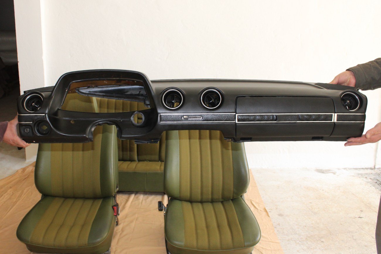 Mercedes-Benz W123 Interior Set - Image 12
