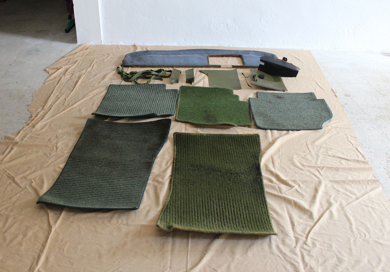 Mercedes-Benz W123 Interior Set - Image 21