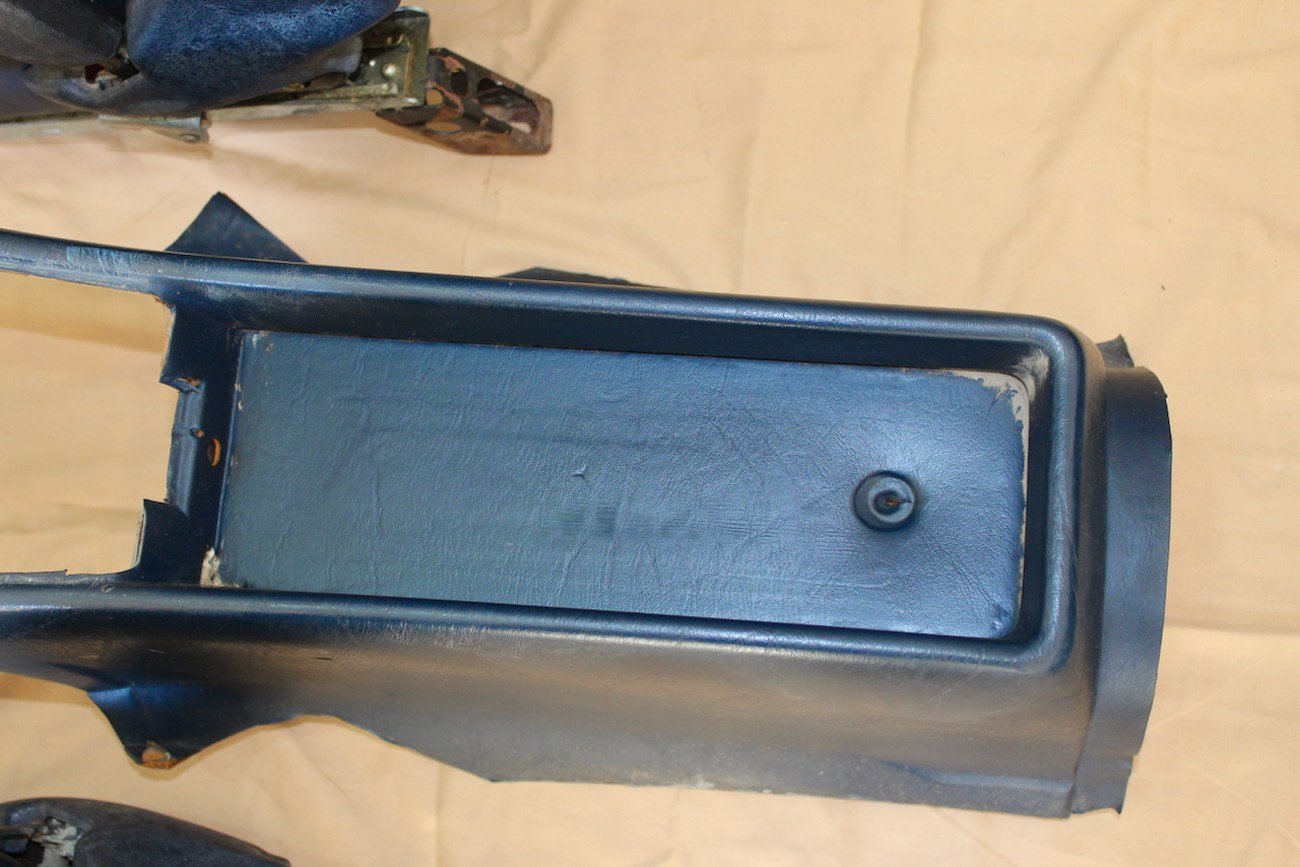 Mercedes-Benz W123 Interior Set - Image 11