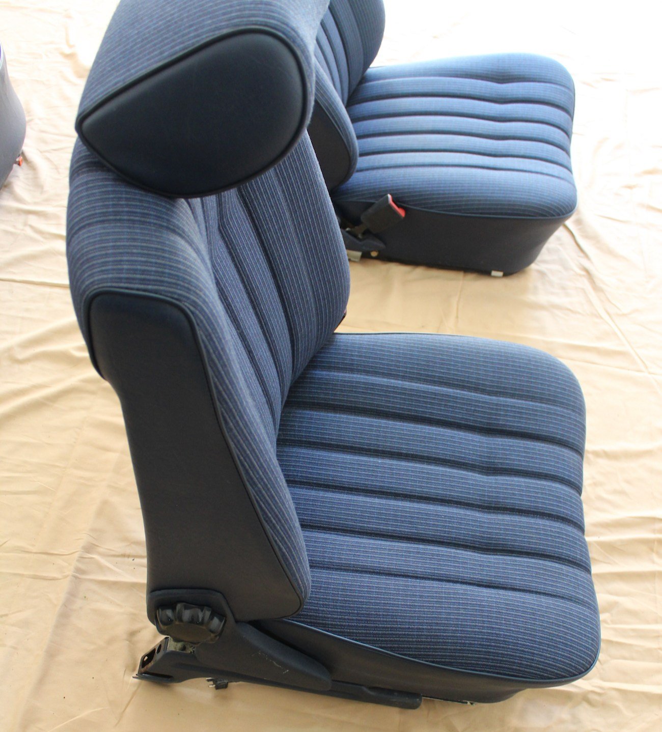 Mercedes-Benz W123 Interior Set - Image 18