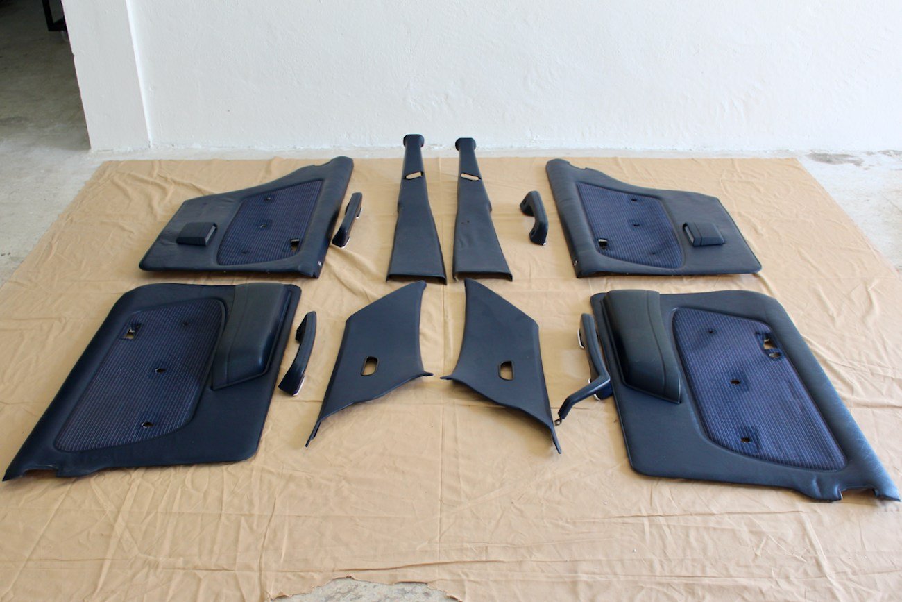 Mercedes-Benz W123 Interior Set - Image 12