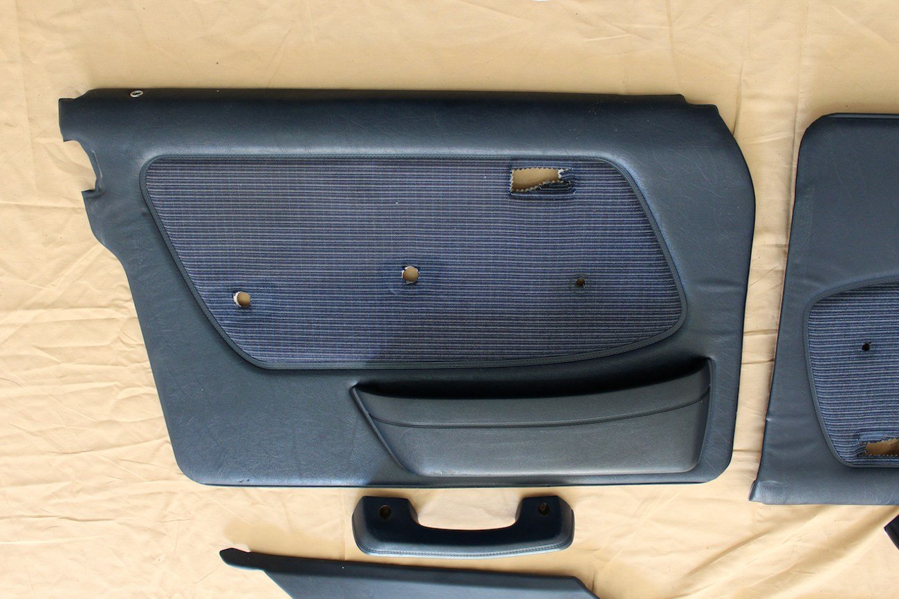 Mercedes-Benz W123 Interior Set - Image 6