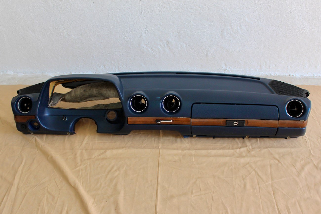 Mercedes-Benz W123 Interior Set - Image 14