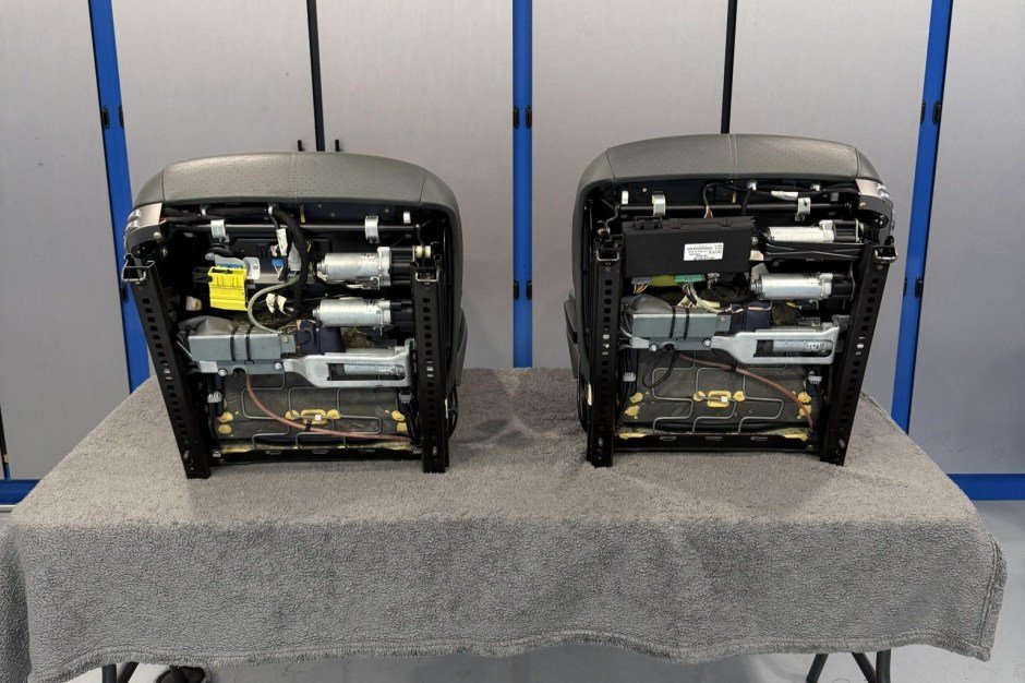 Porsche 997 Adaptive Sport Seats - Image 2