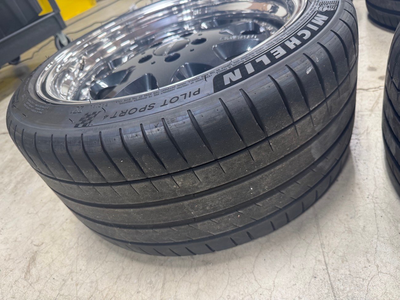 18" Staggered 3-Piece BRABUS Monoblock III Wheels & Tires - Image 5