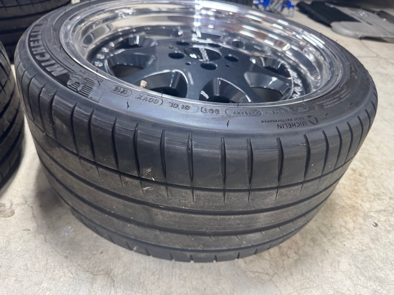 18" Staggered 3-Piece BRABUS Monoblock III Wheels & Tires - Image 11