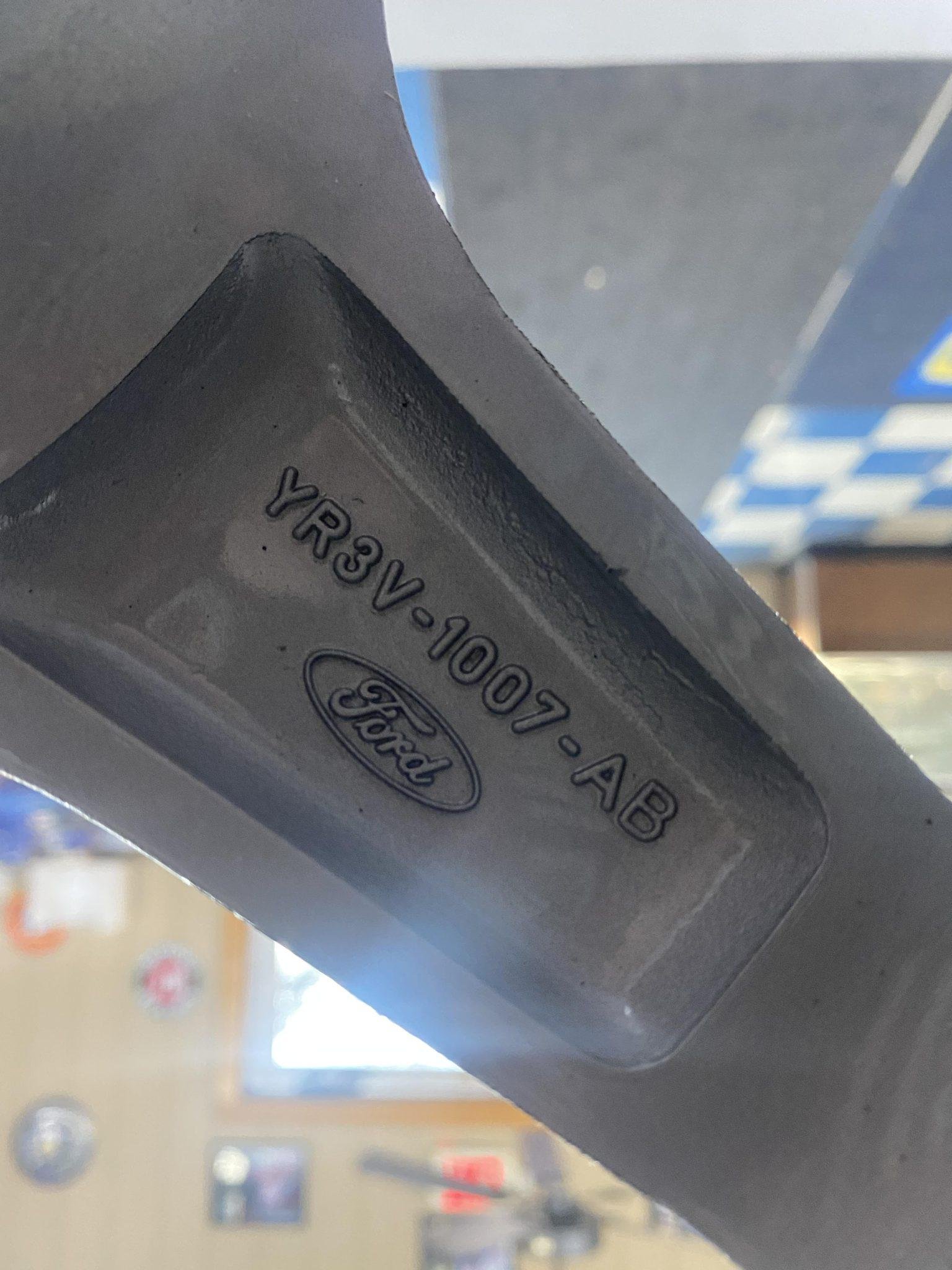 18×9.5″ 2000 Ford SVT Mustang Cobra R Wheels - Image 2