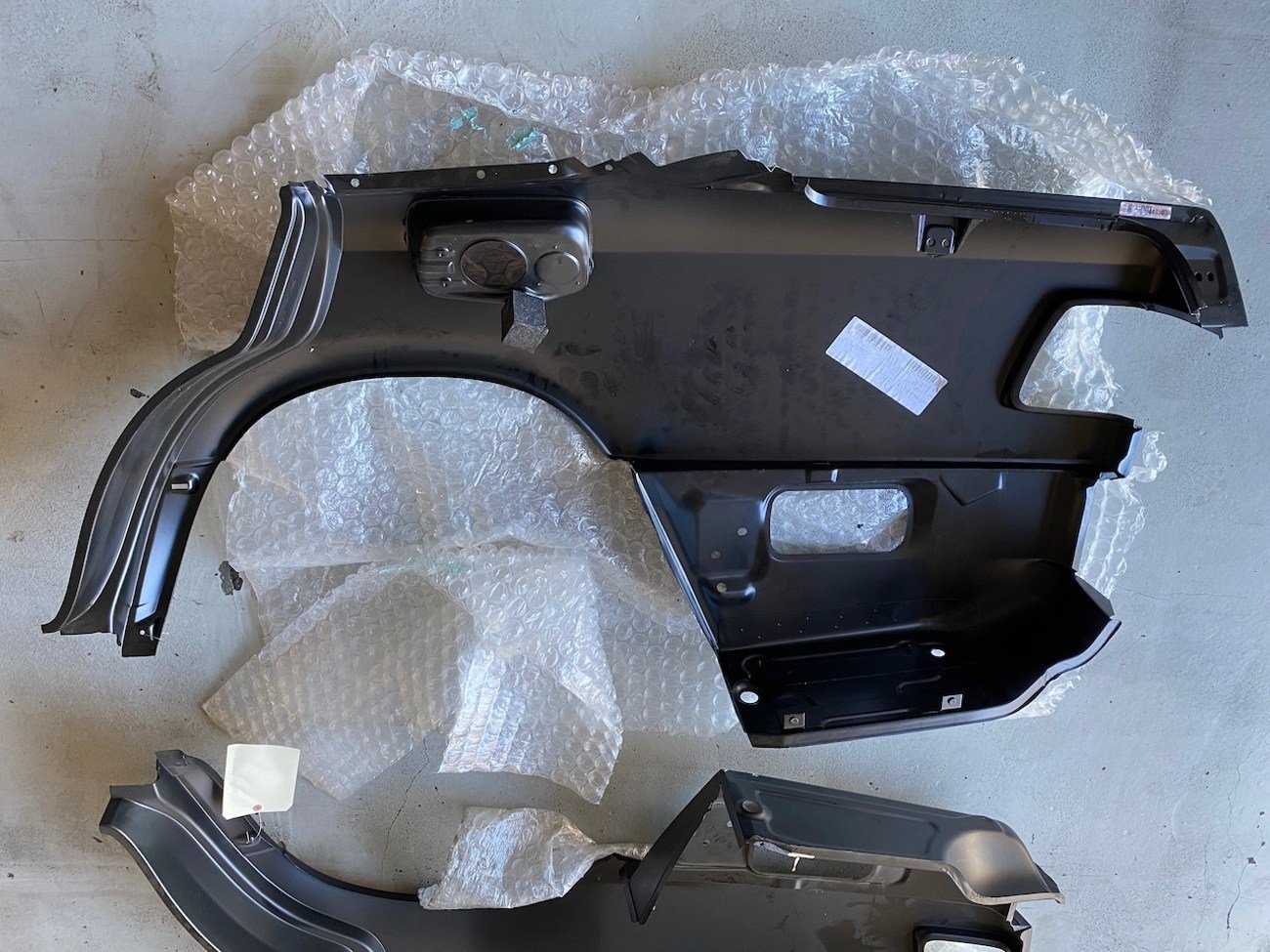 Mercedes-Benz W124 E500 / 500E Fender & Body Parts Package - Image 7