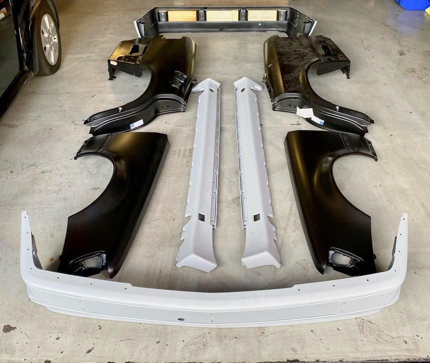 Mercedes-Benz W124 E500 / 500E Fender & Body Parts Package - Image 3