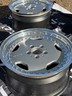 Staggered 3-Piece 17″ AMG Aero III Wheels - Image 4