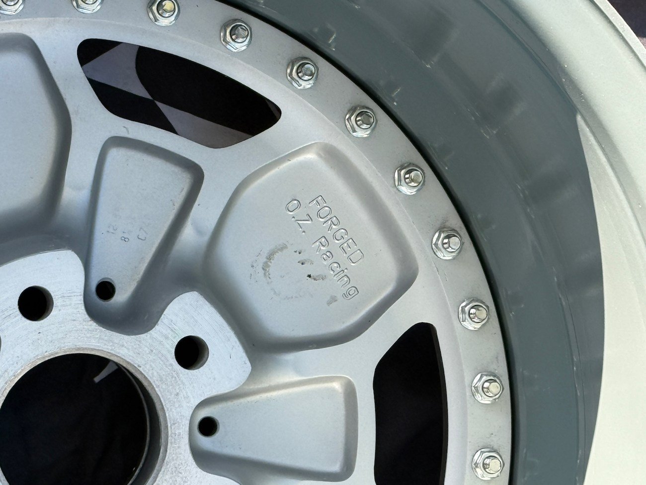 Staggered 3-Piece 17″ AMG Aero III Wheels - Image 11