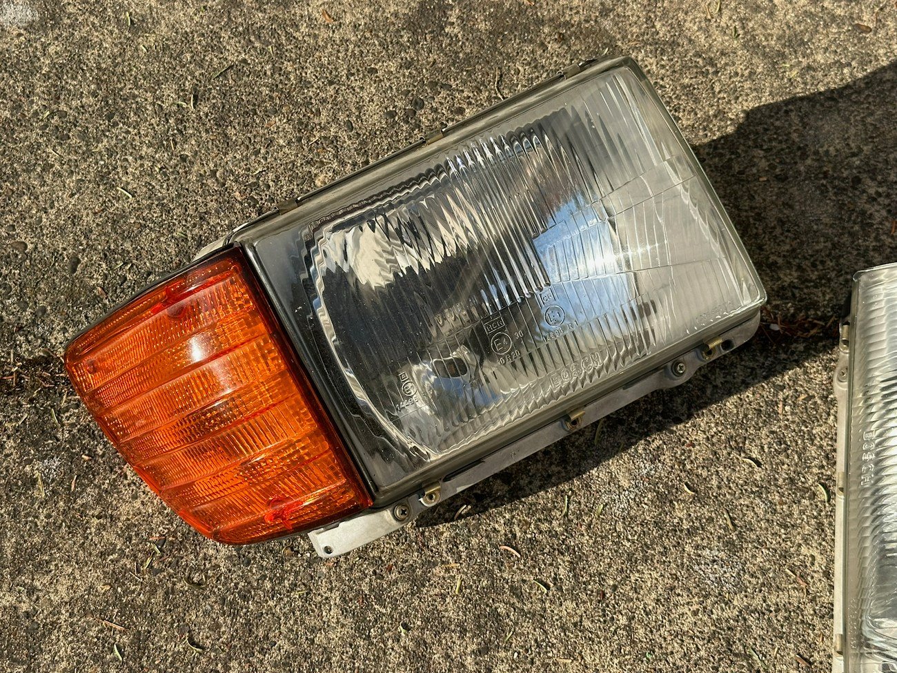 BOSCH R107 European Headlamps - Image 3