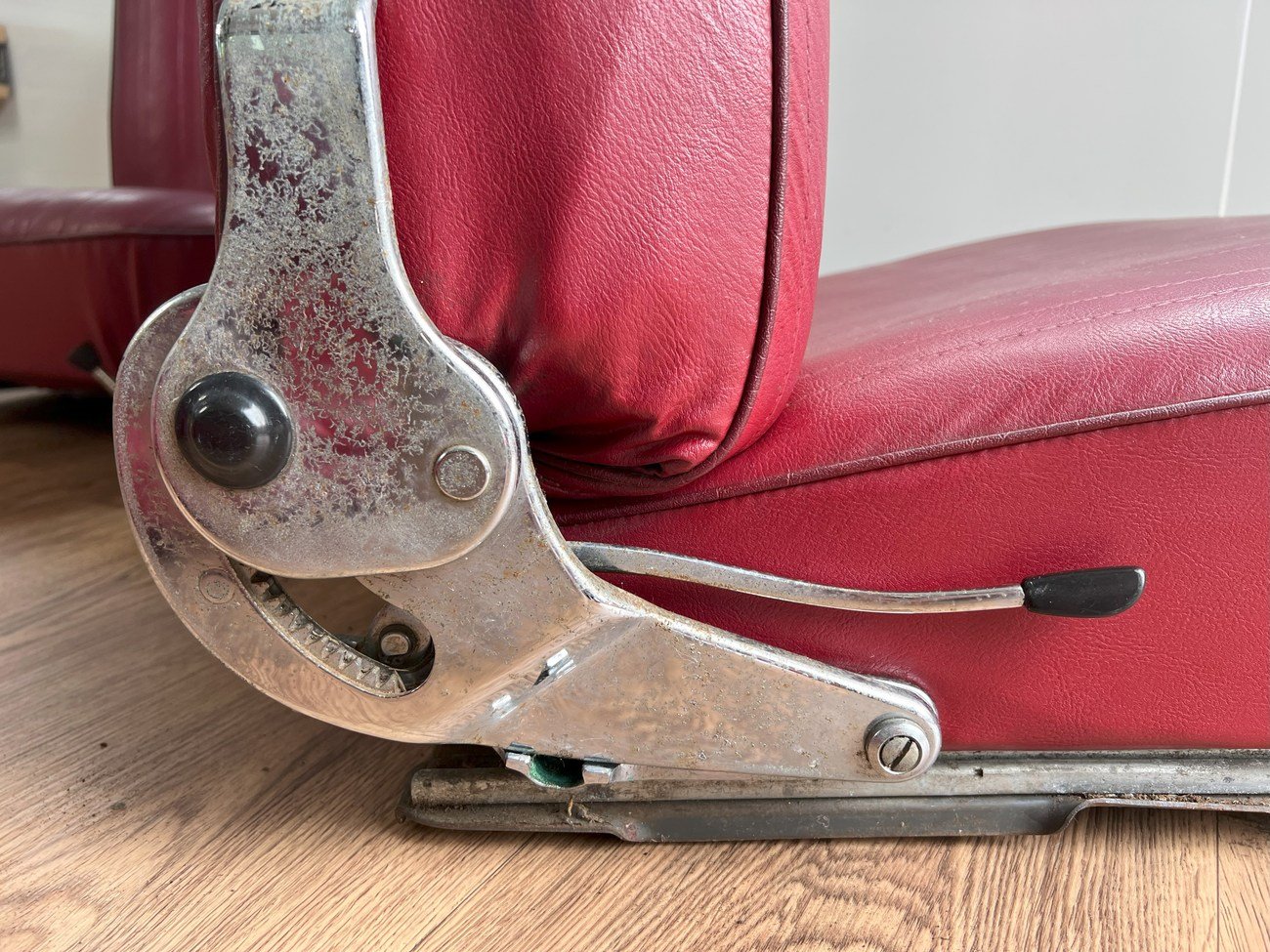 Mercedes-Benz W111/W112 Safari Seats - Image 2